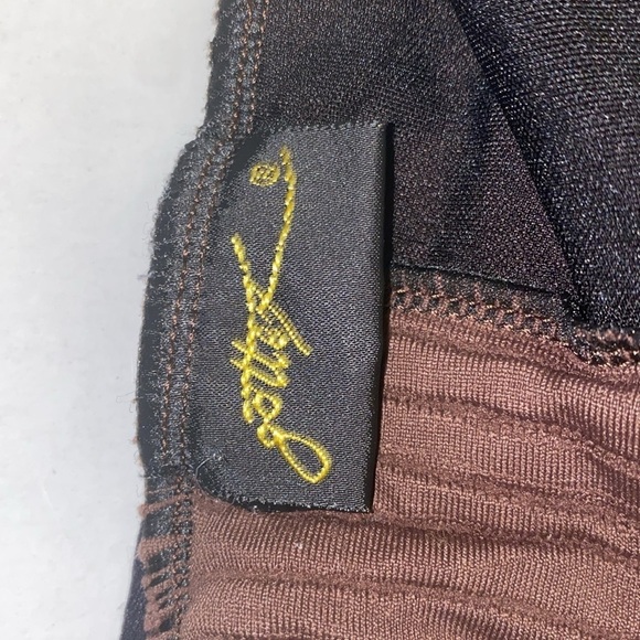 Gottex one piece dark brown ruched strapless swim suit. Padded cups. Size 6. - Picture 2 of 9